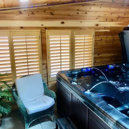Blue Bear Den 3Br 2Ba Dtc Private Apt Hot Tub